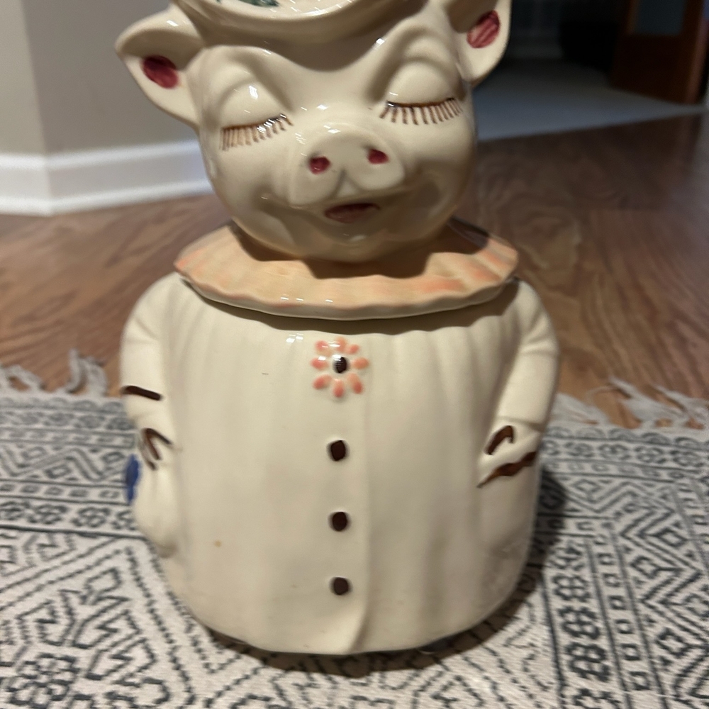 Shawnee Winnie the Pig cookie jar
